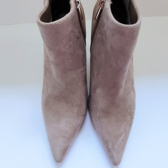 ‼️SOLD‼️Vince Camuto Lorenza ankle boots‼️SOLD‼️ - Picture 4 of 8